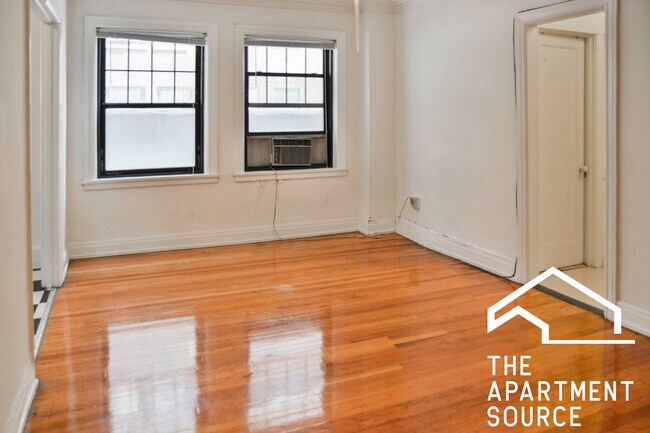 Photo - 540 W Briar Pl Unit 2C