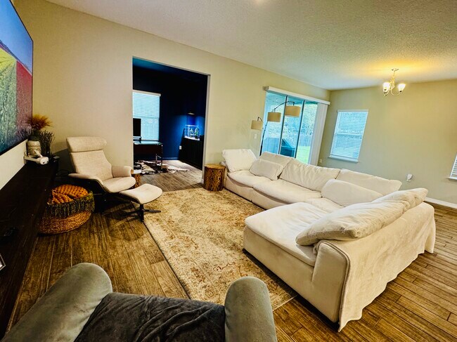 Photo - 948 Alminar Ave SE