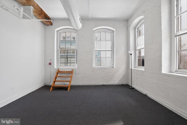 Building Photo - 408 Vine St Unit 2A