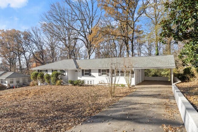 Photo - 2352 Elmwood Cir SE