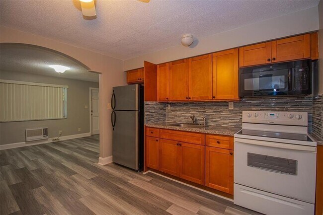 Photo - 1808 SW 20th St Apartment Unit 2