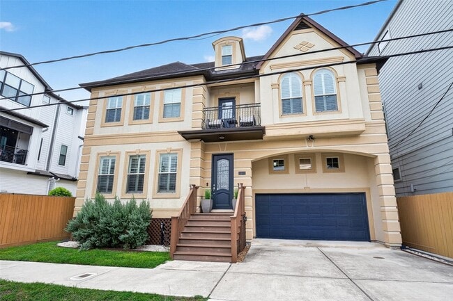 Photo - 1042 W 15th 1/2 St