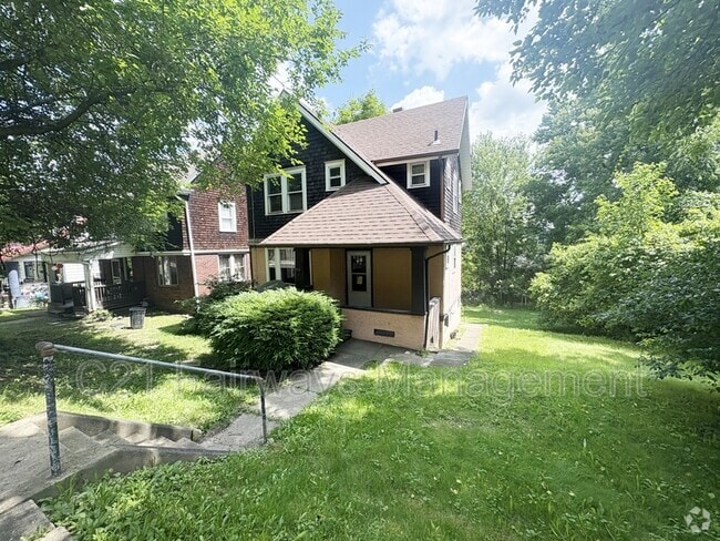 Building Photo - 800 N 6th St Rental