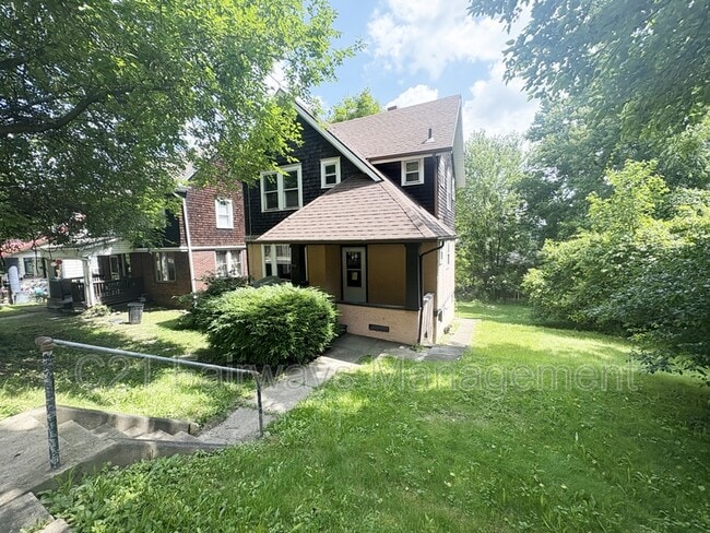 Photo - 800 N 6th St House