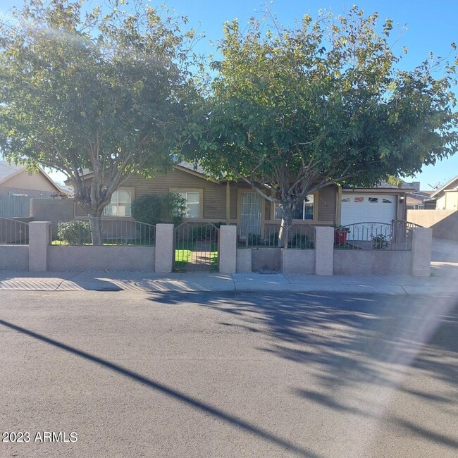 Photo - 1636 N 64th Dr