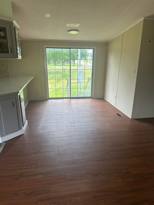 Photo - 45 Dandelion St