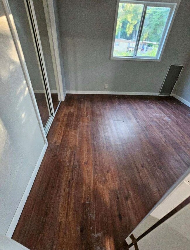 Building Photo - 3 Bedroom Home in the Mountains!