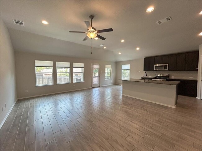 Photo - 21713 Ticonderoga Ave