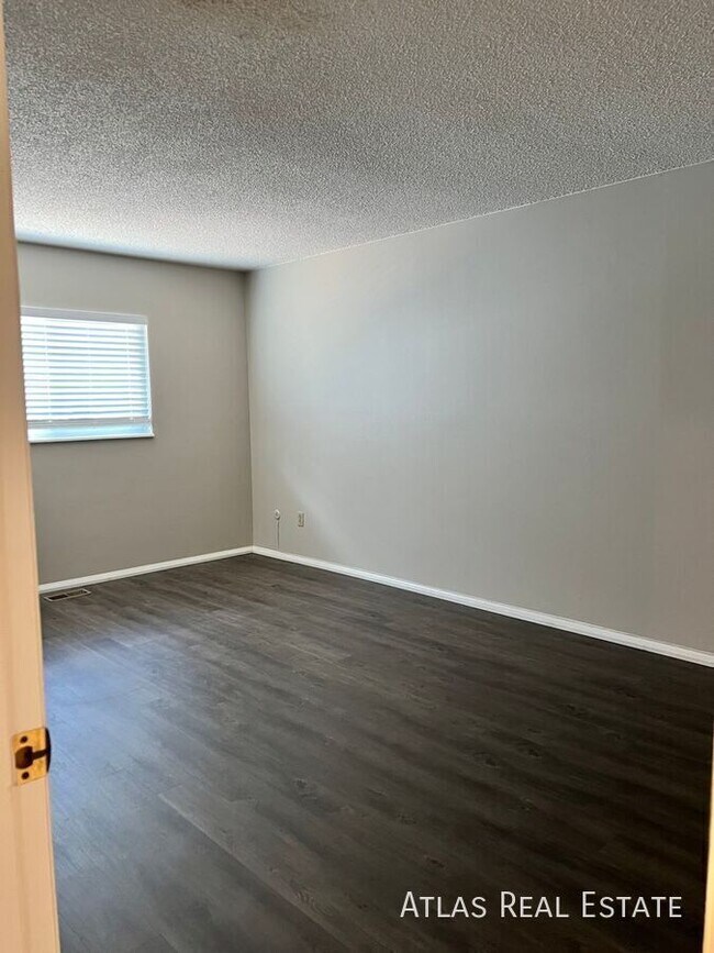 Photo - 11194 Forest Ave