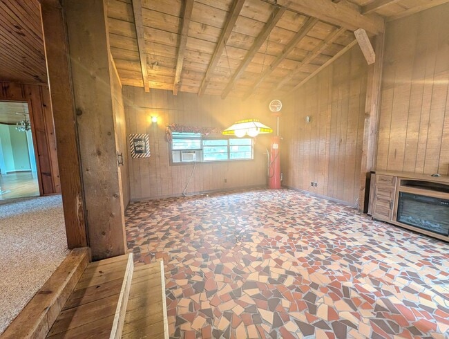 Photo - Charming Raindrop Hill Farmhouse on Gibson Lane - All Utilities Included