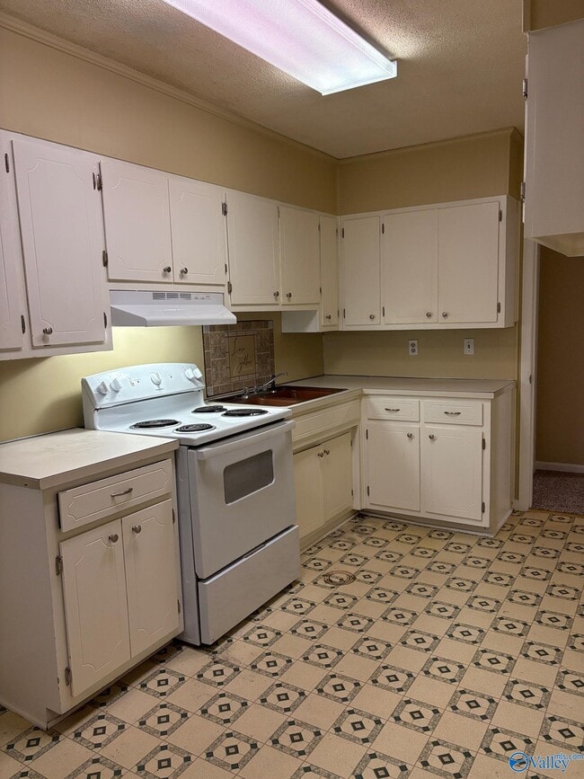 Photo - 4 Cloverleaf Dr Unit 4