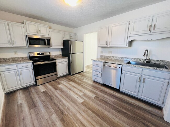 Photo - * RE-RENTAL AVAILABLE 4/6/26 * 3 Bedroom 2.5 Bath Townhouse