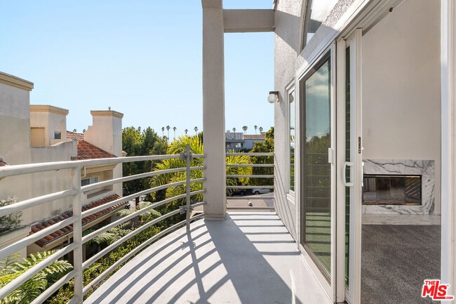 Photo - 1010 California Ave