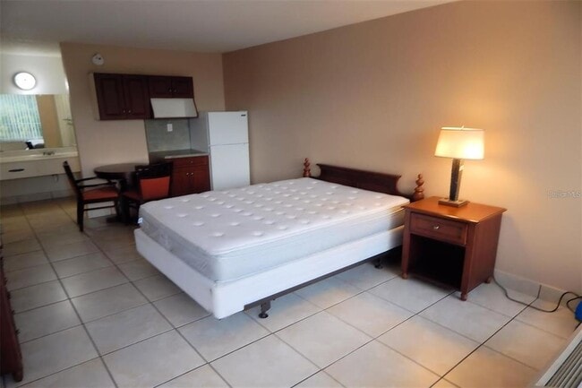 Building Photo - 7900 S Orange Blossom Trail Unit 2053