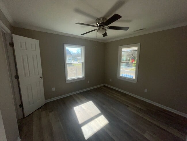 Photo - 303 Freeman St SE Unit B