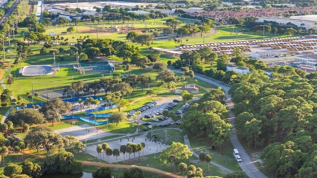 Photo - 1096 SW 27th Ave