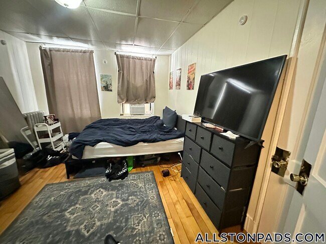 437 Cambridge St Unit 4