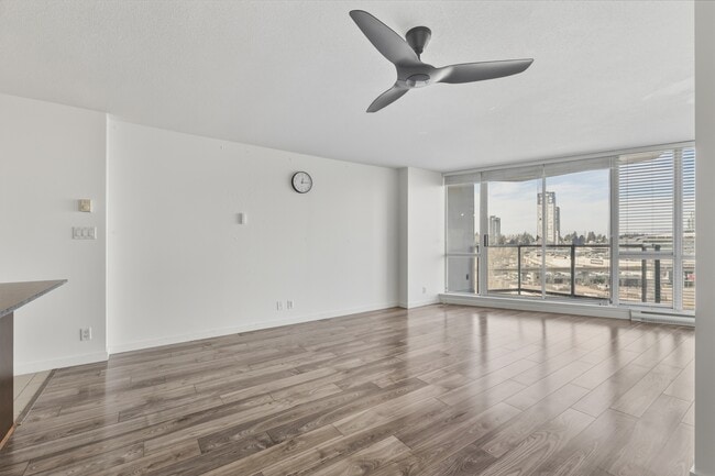 Photo - 13618-1100 100 Ave