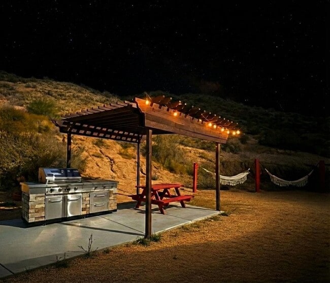 Photo - 3 bedroom 1.5 bathroom with amazing views of Morongo Valley