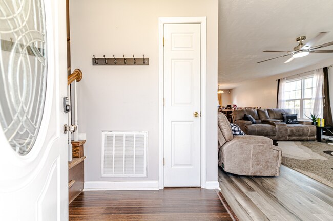 Photo - 174 Falling Leaf Dr