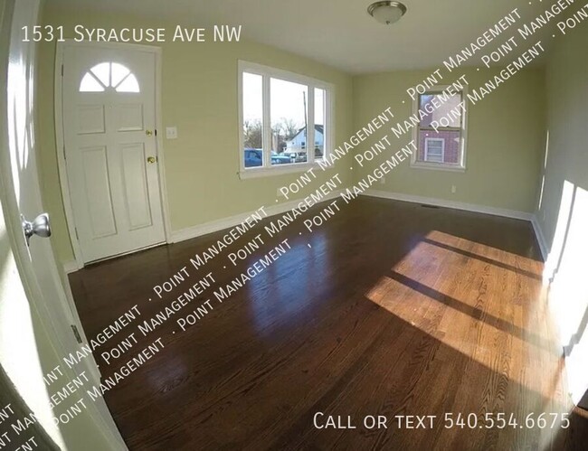 Photo - 1531 Syracuse Ave NW