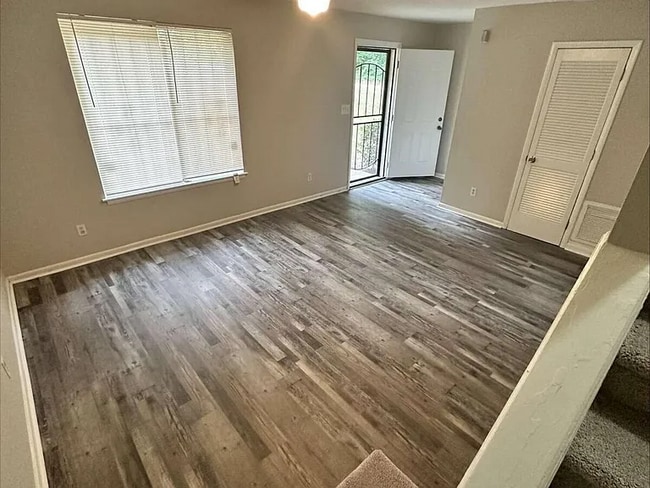 Building Photo - 243 Peyton Pl SW