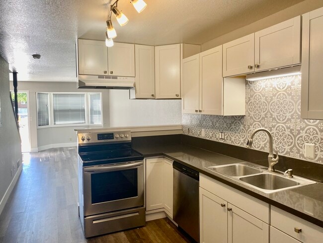 Photo - 922 Plumas St Unit 3