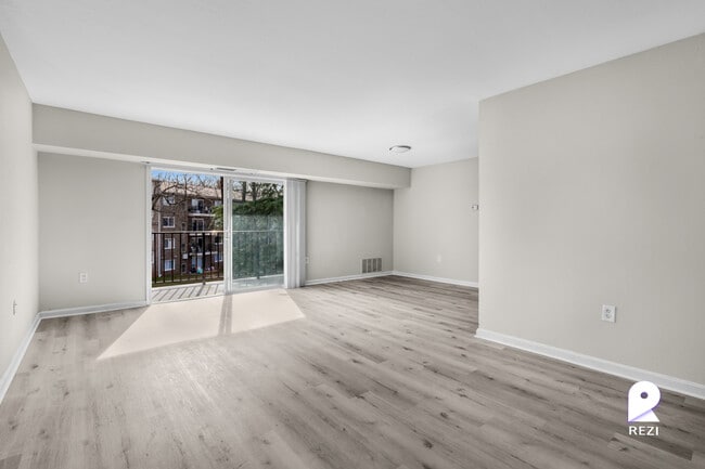 Photo - 6533 Hil-Mar Dr Unit 302
