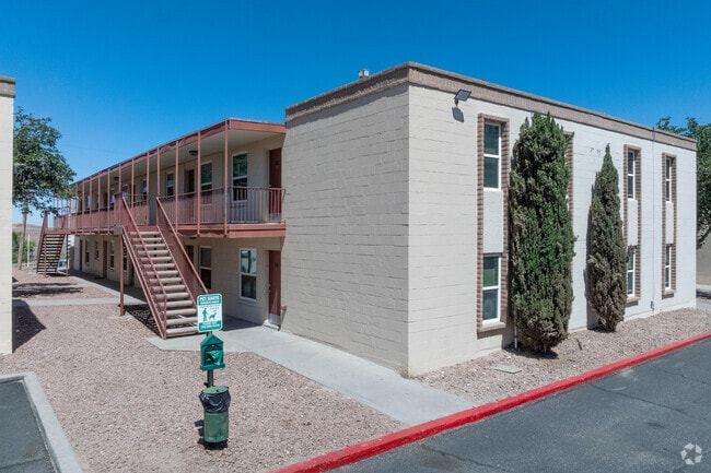 Wallington Plaza Apartment Homes