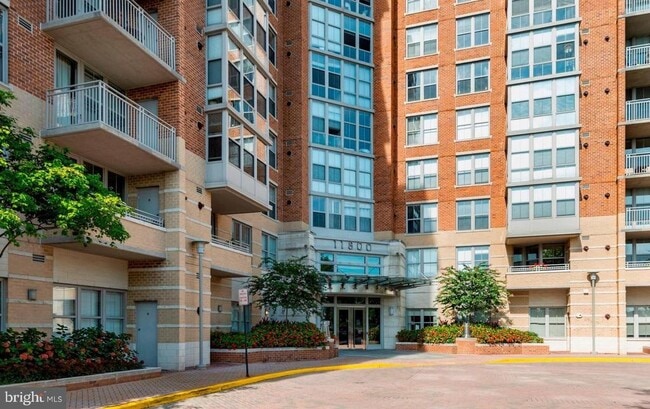 Building Photo - 11800 Sunset Hills Rd Unit 524