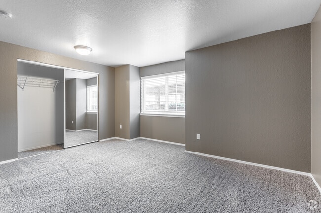 1BR, 1BA - 774 SF