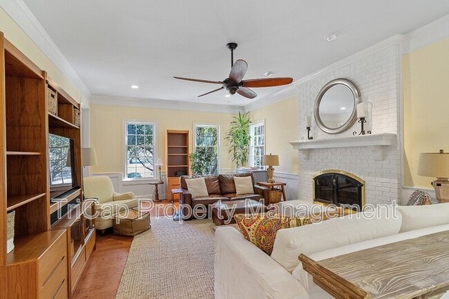 Photo - 2113 Hamrick Dr