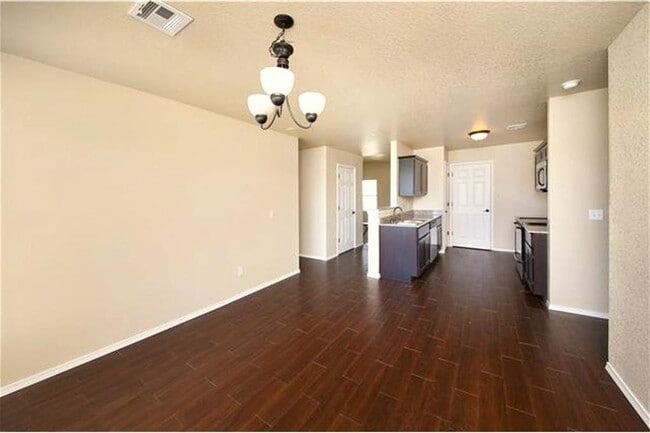 136 Rob Ln
