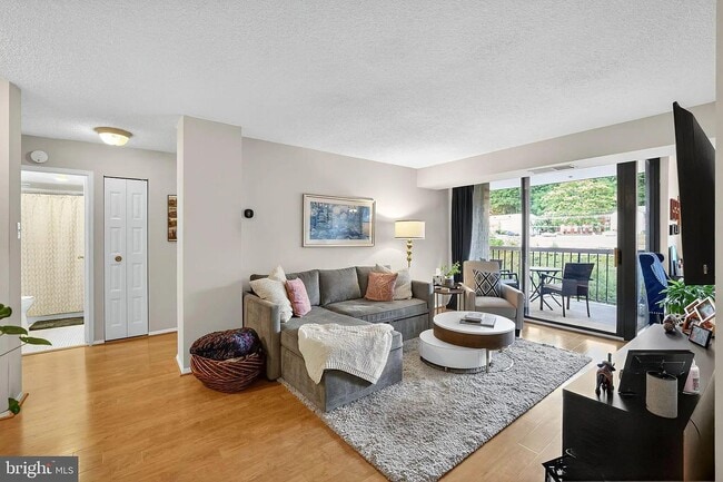 Photo - 4500 S Four Mile Run Dr