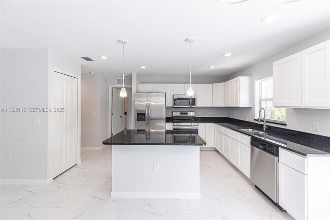 Photo - 2006 Rosa Ct