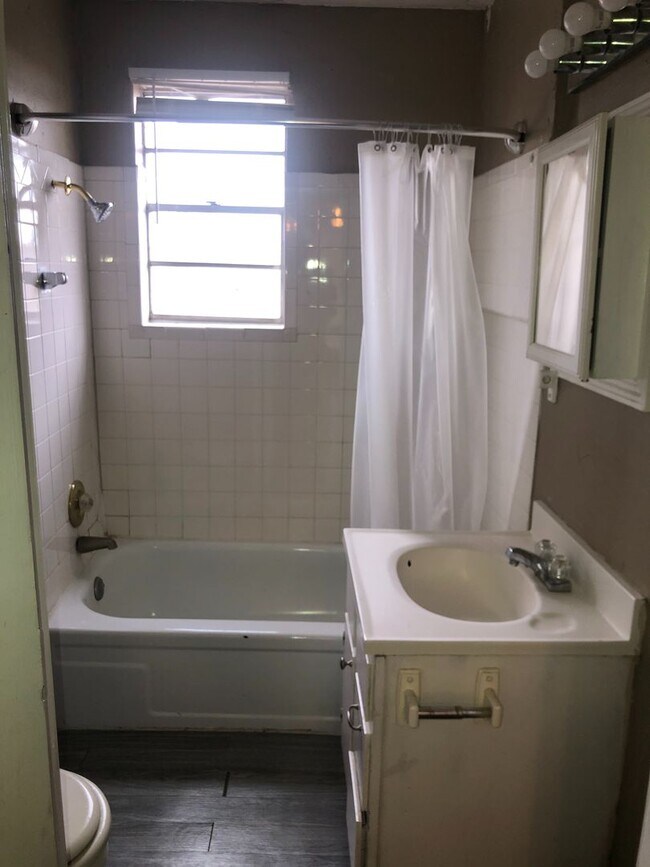 Photo - 200 off move in by May 15th!   ALL BILLS PAID! 2 bedrooms with 2 bath rooms that is a upstairs un...