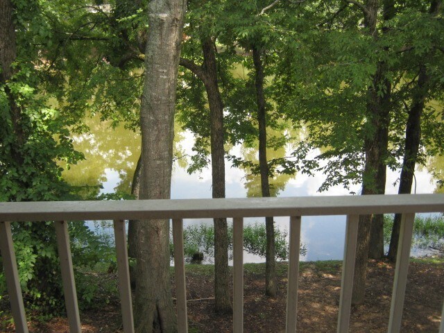 Photo - 154 E University Dr