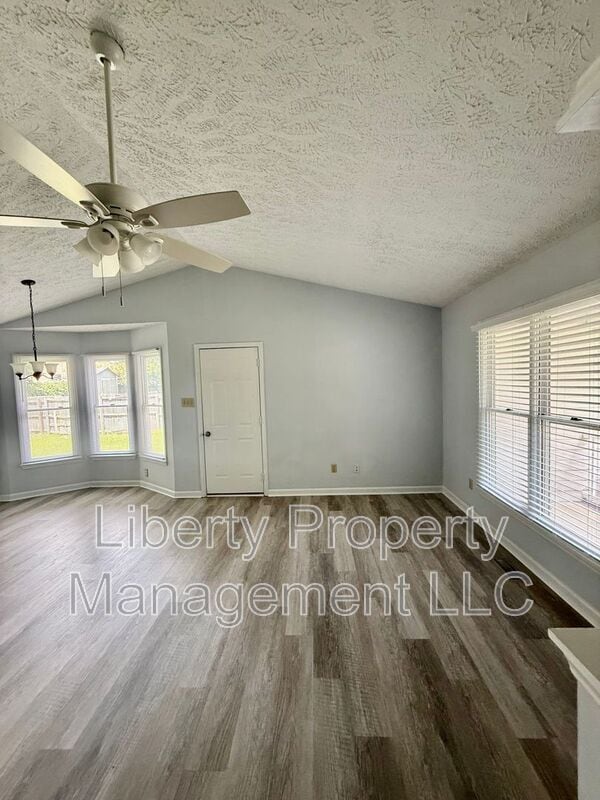 Photo - 1222 Skyline Dr