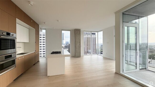 Building Photo - 313 W 17th St Unit 1205 Rental