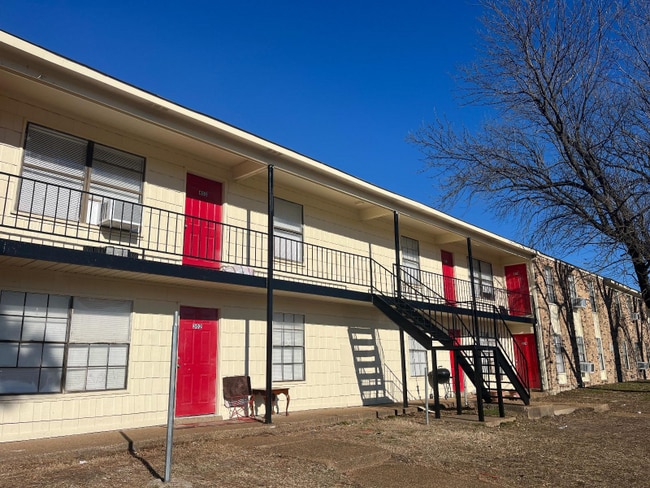 Building Photo - 2411 Talonwood Dr Rental