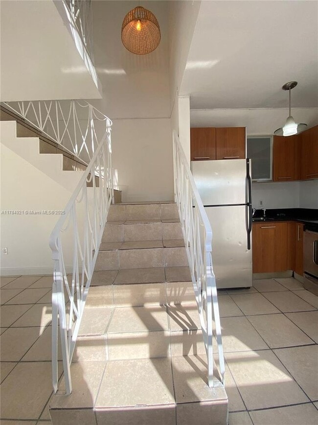 Building Photo - 421 NE 68th St Unit 6-6 Rental