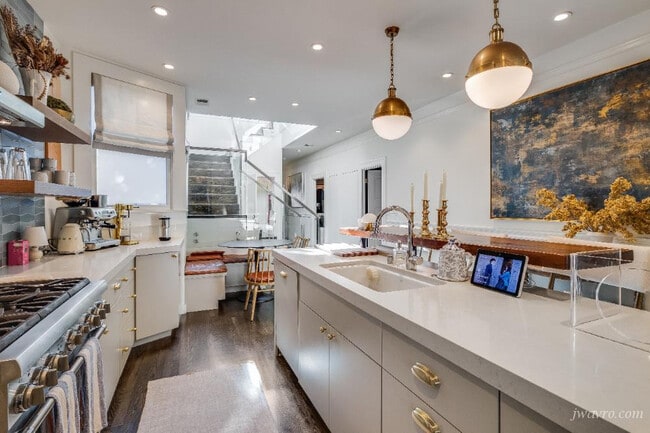 Photo - 3228 Washington St