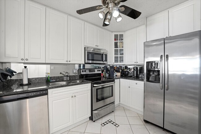 Photo - 111 W Maple St Condo Unit # 02508