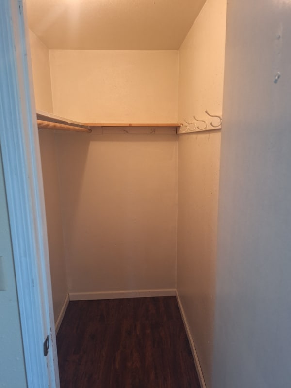 Photo - 1421B Superior