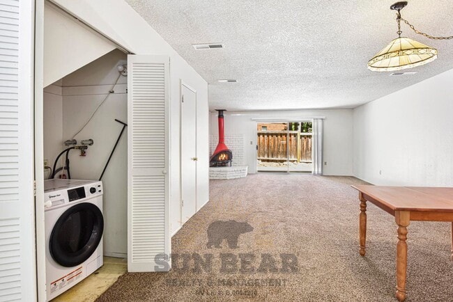 Photo - 3 Bedroom with a Yard!