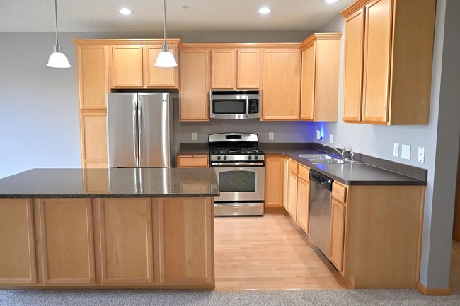 Photo - 4725 Victor Path