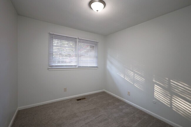 Photo - 2304 Bemiss Rd