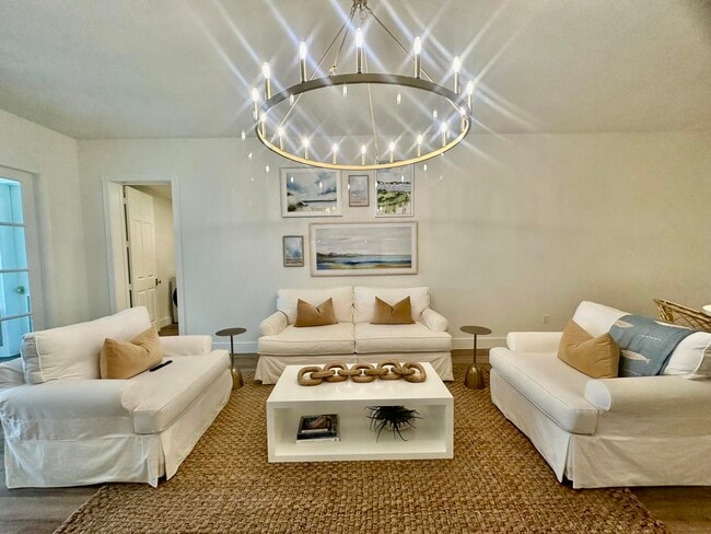Building Photo - 38 Harbour Isle Dr E Unit 105 Rental