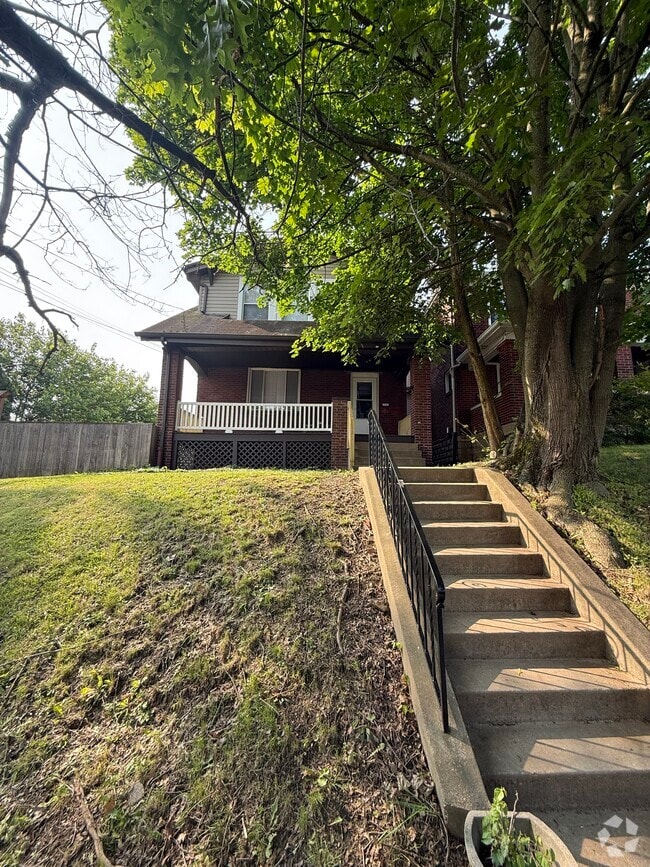 Building Photo - 1243 Straka St Rental
