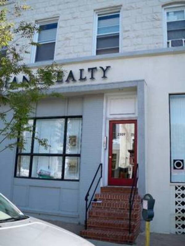 Photo - 2509 St Paul St Unidad #7